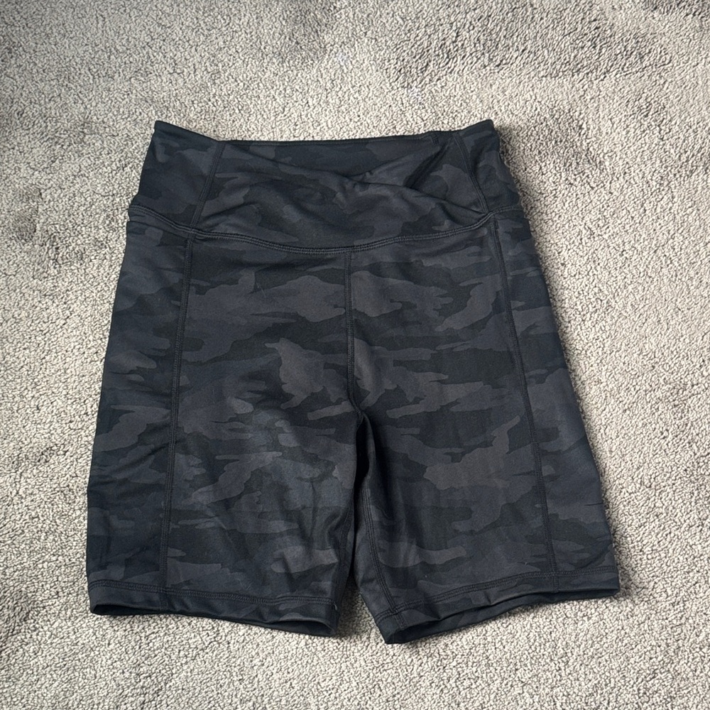 Danskin Black Camo Bike Shorts High Rise Compression Athletic SIZE M